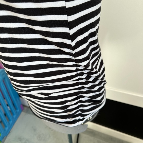 **3 for $15**Maternity Old Navy Black and White Fitted Short Sleeve T-Shirt - Picture 2 of 4